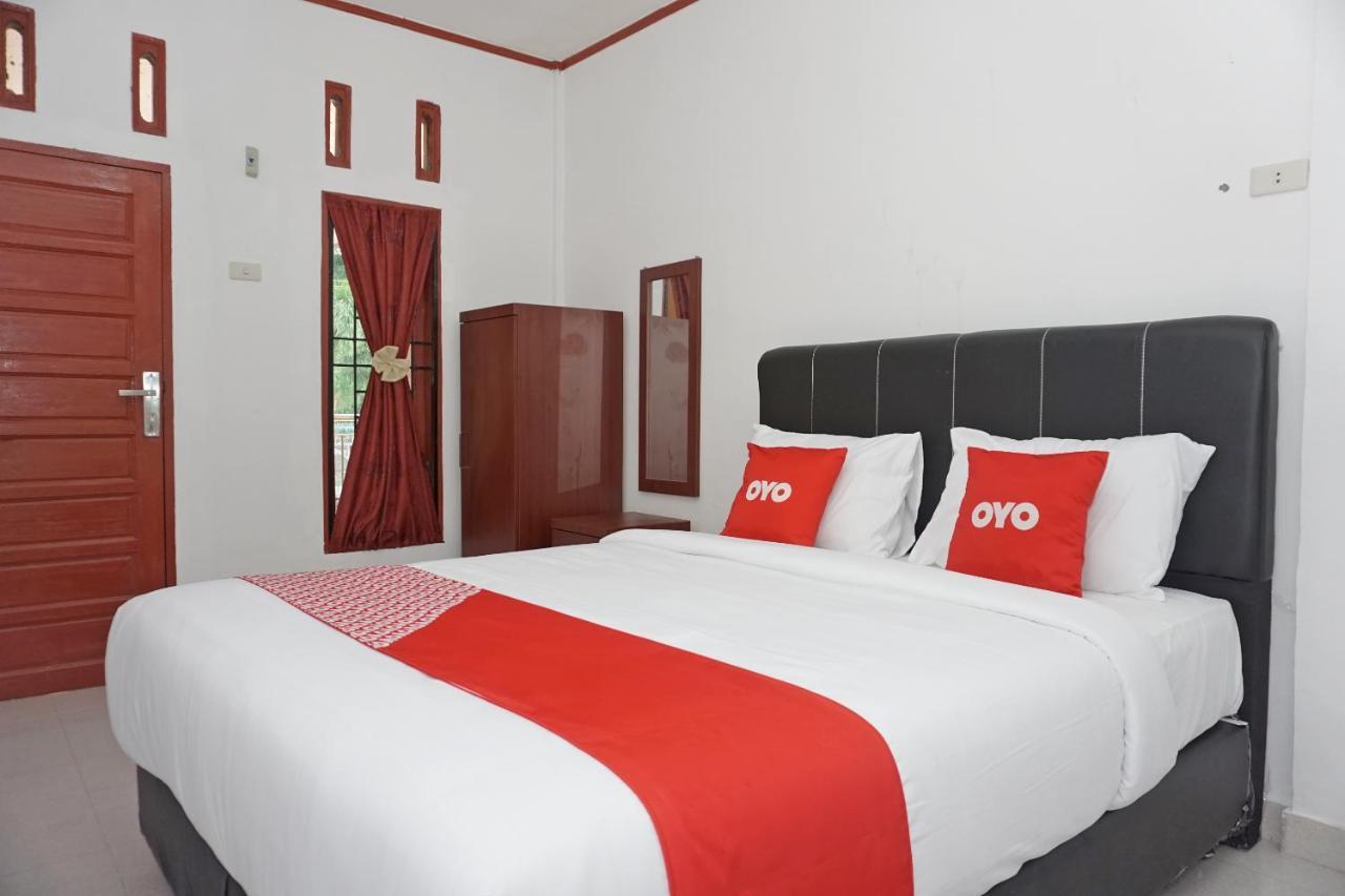 Oyo 2635 Ramos Inn Sinapuran Екстер'єр фото