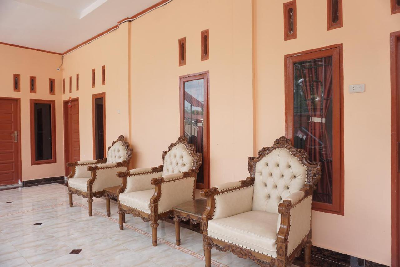 Oyo 2635 Ramos Inn Sinapuran Екстер'єр фото