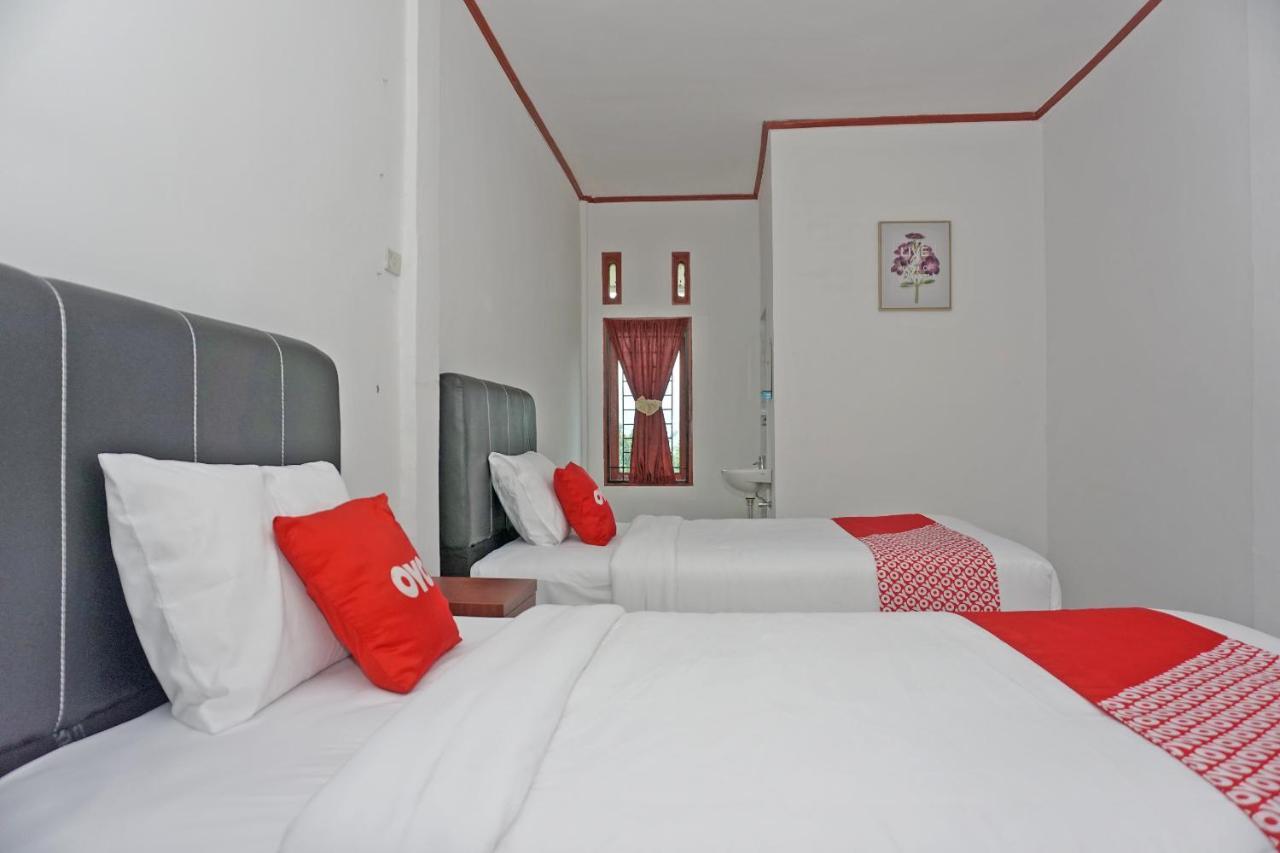 Oyo 2635 Ramos Inn Sinapuran Екстер'єр фото