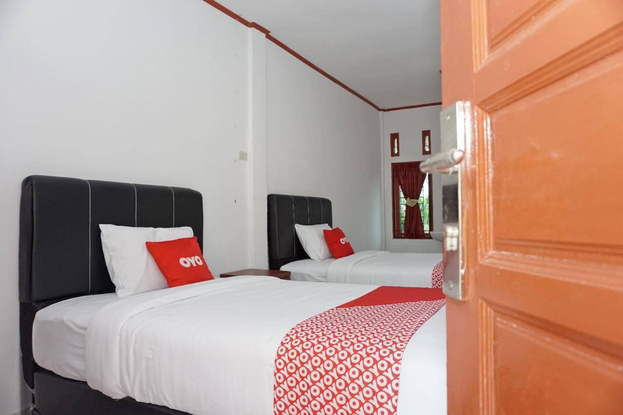 Oyo 2635 Ramos Inn Sinapuran Екстер'єр фото