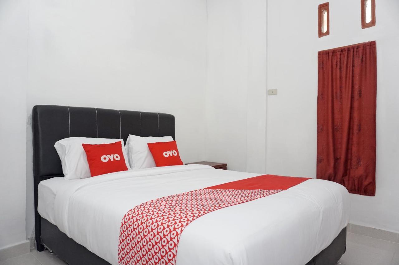 Oyo 2635 Ramos Inn Sinapuran Екстер'єр фото