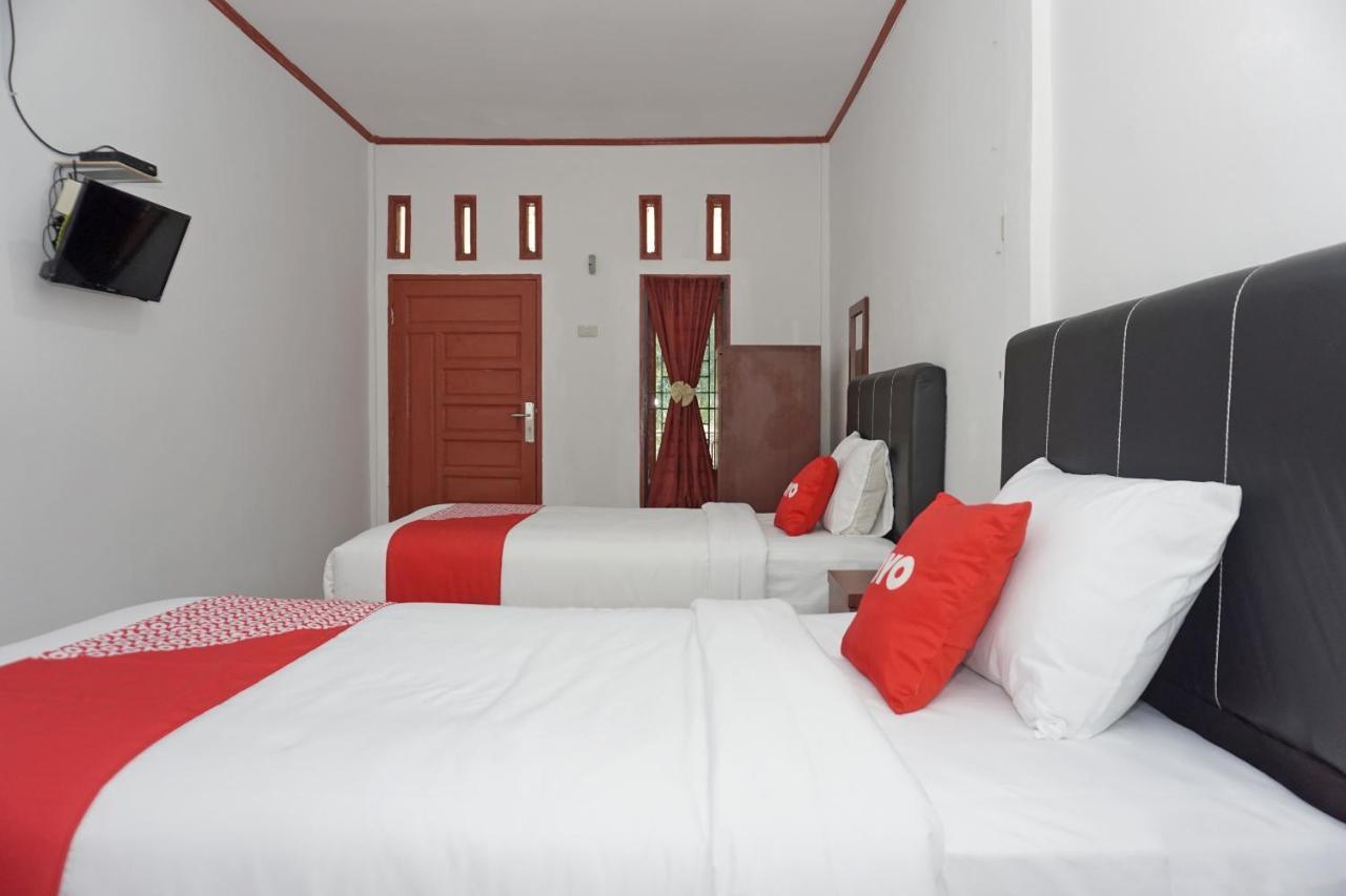 Oyo 2635 Ramos Inn Sinapuran Екстер'єр фото